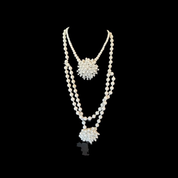 Two beautiful vintage 1940’s white glass with spiral glass beads detail - Picture 3 of 11
